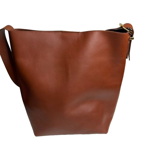Madewell The Essential Bucket Tote - Picture 4 of 12